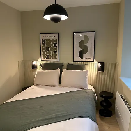 Le Pantone 네프샤토