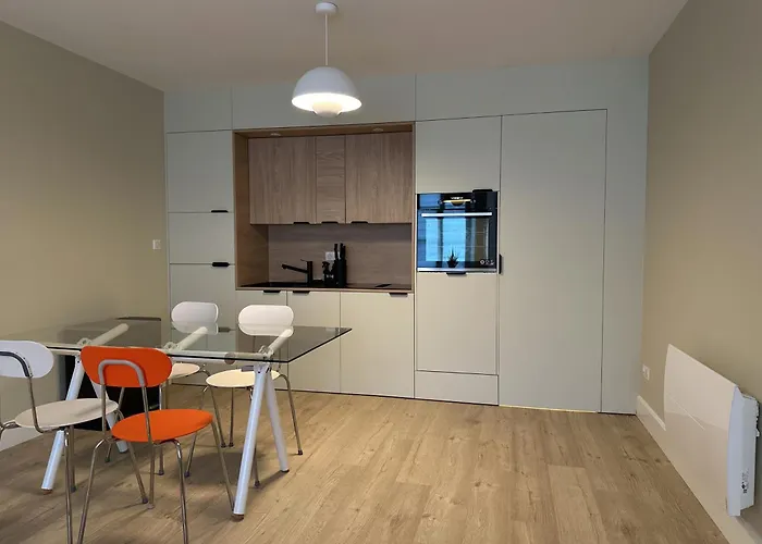 Le Pantone * 네프샤토